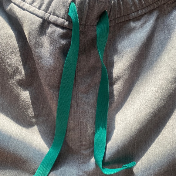 Slightly used like new figs Technical collection gray medium - Picture 3 of 4